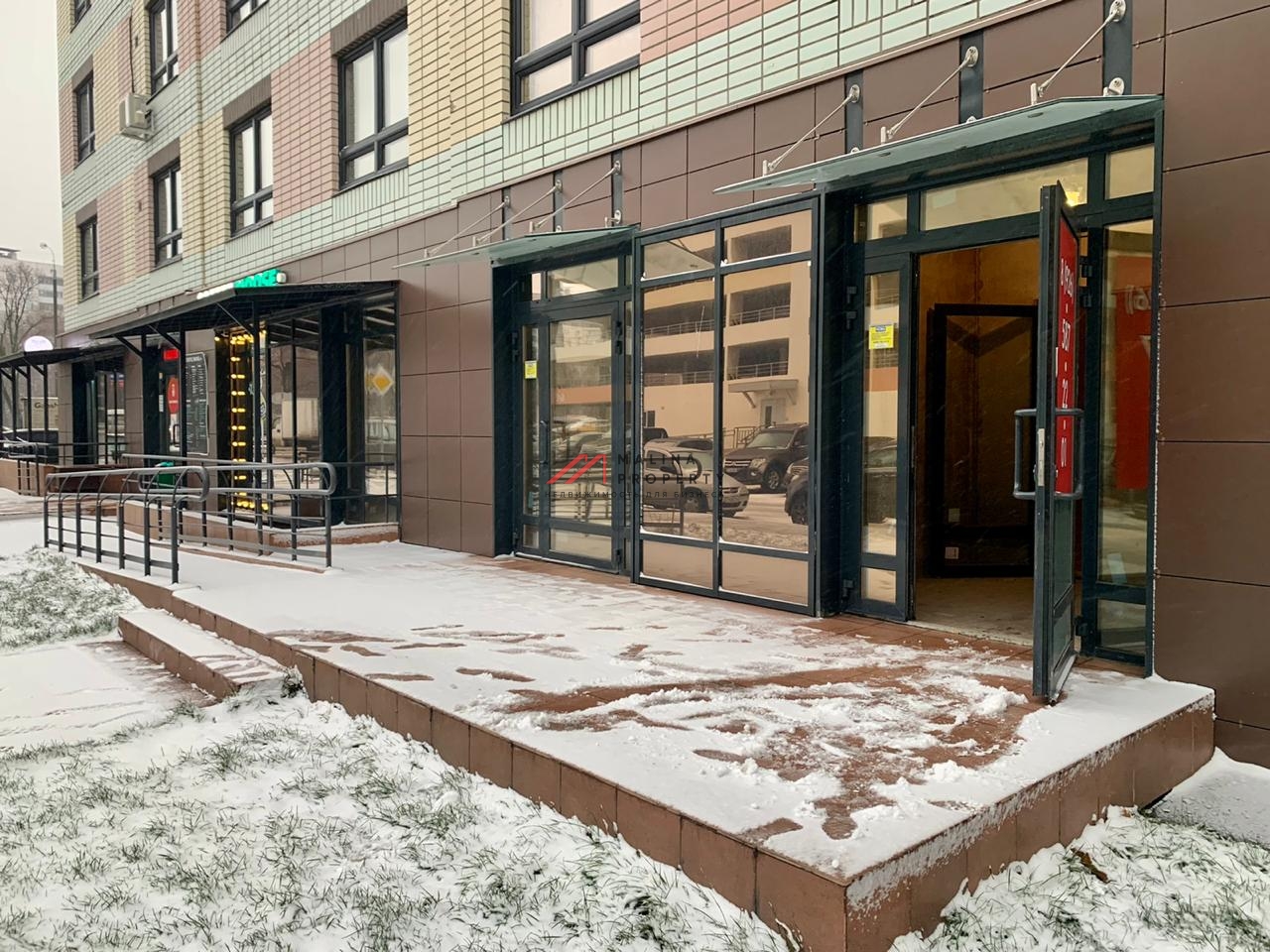 Продажа помещения у метро Домодедовская