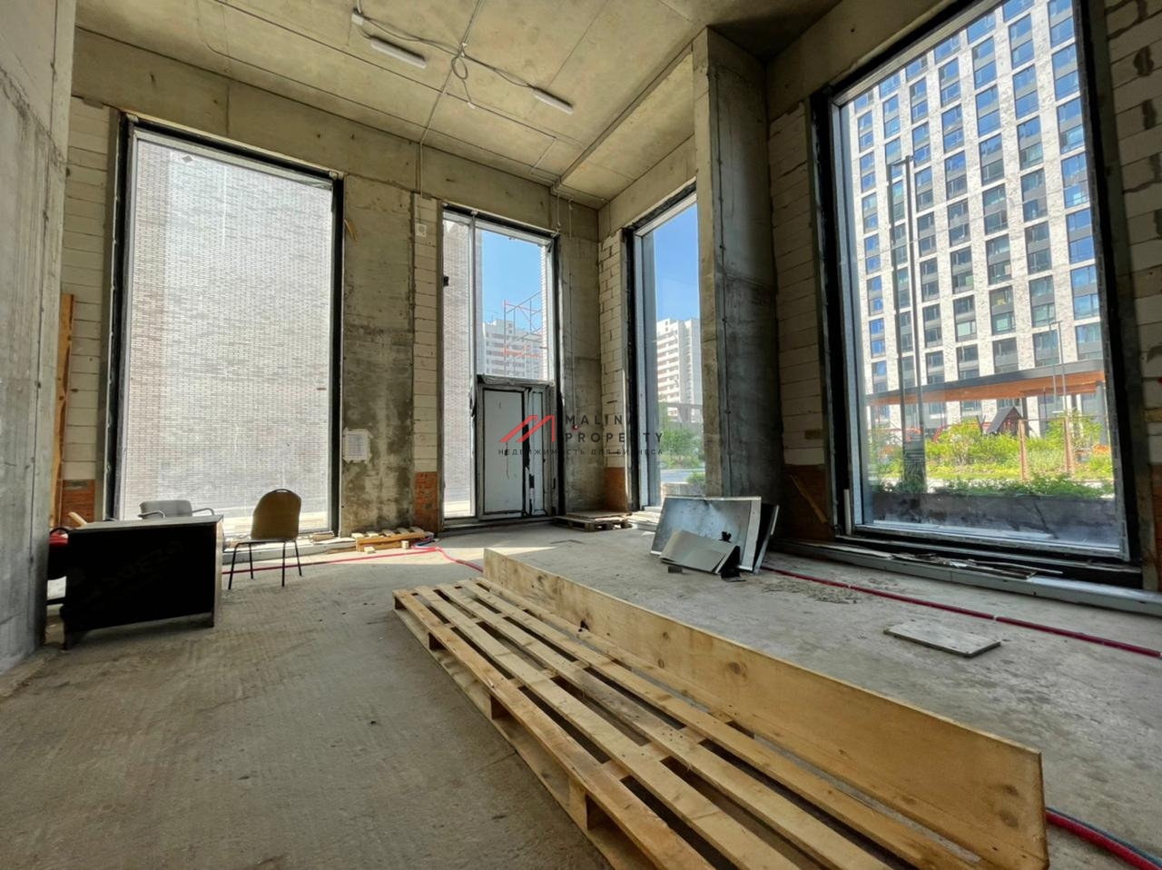 Продажа торгового помещения в новостройке