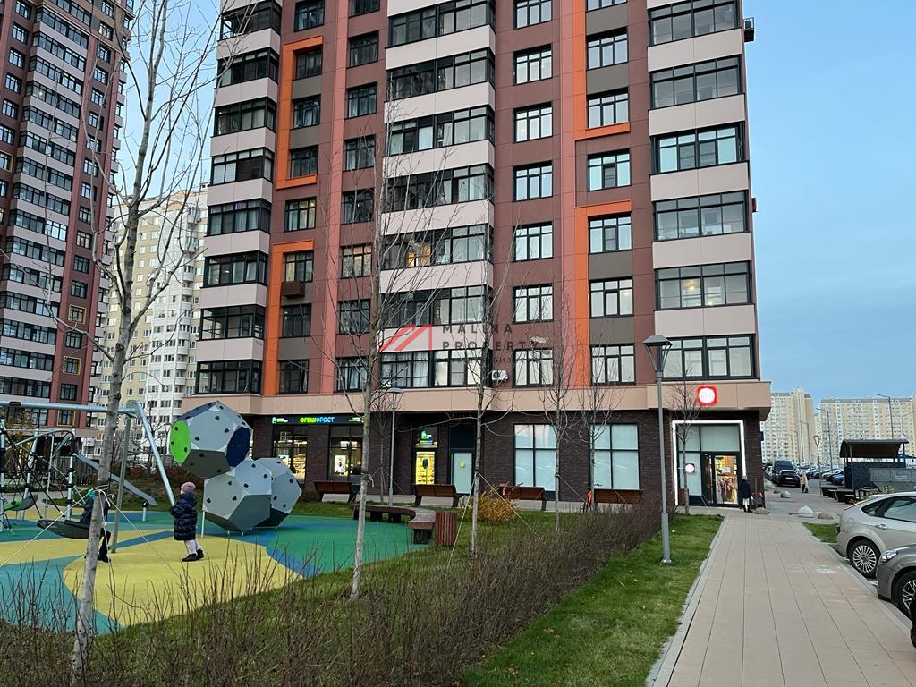 Продажа помещения с арендатором "Красное белое"