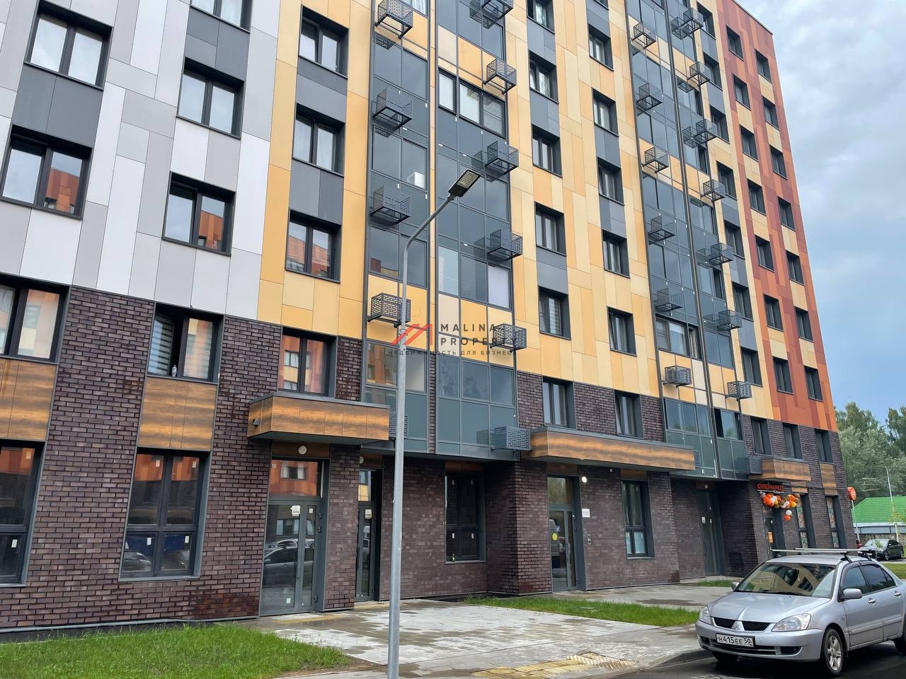 Продажа торгового помещения в ЖК "Кленовые Аллеи"