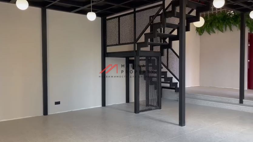 Продажа торгового помещения в новостройке с ремонтом