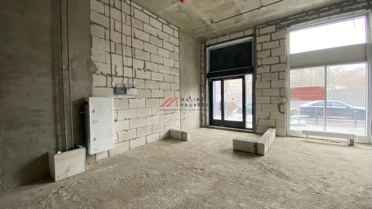 Продажа торгового помещения в ЖК Западный Порт