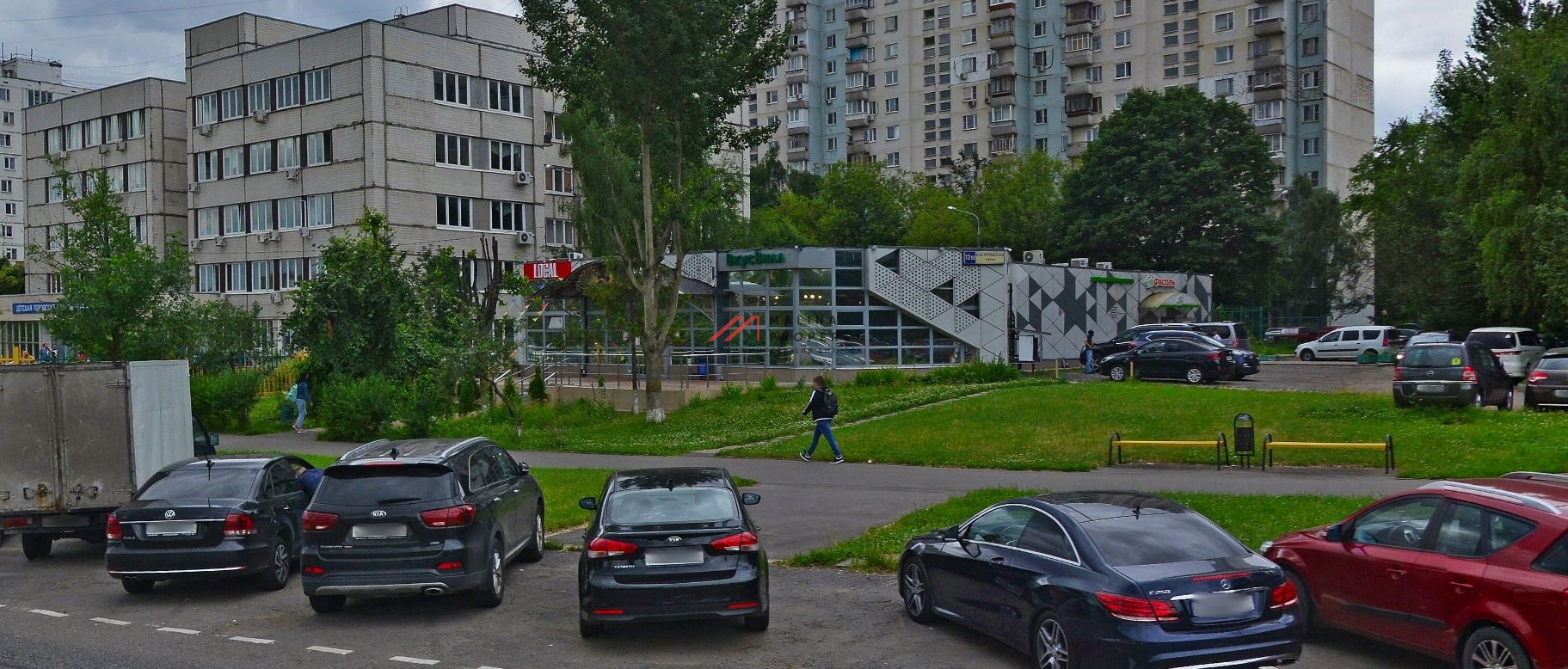 Продажа здания с арендаторами в Москве