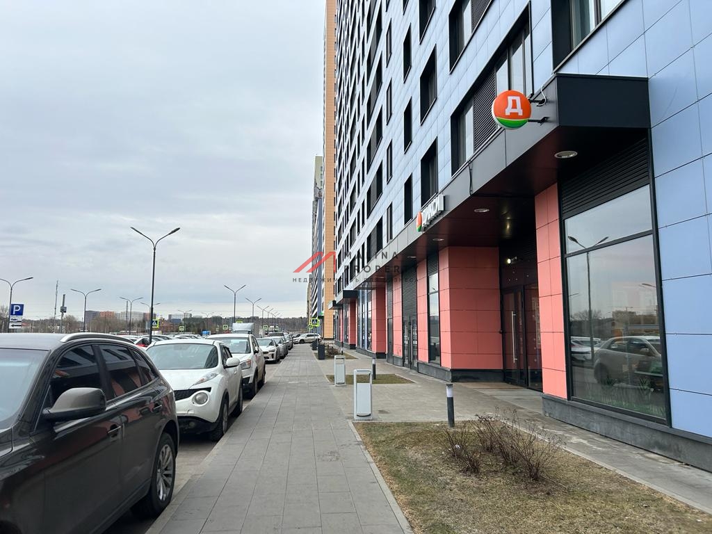 Продажа помещения с супермаркетом Дикси