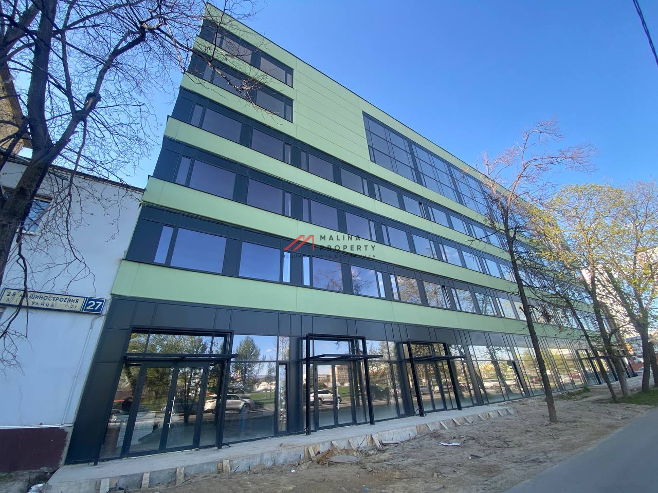 Продажа торгового помещения в административном здании