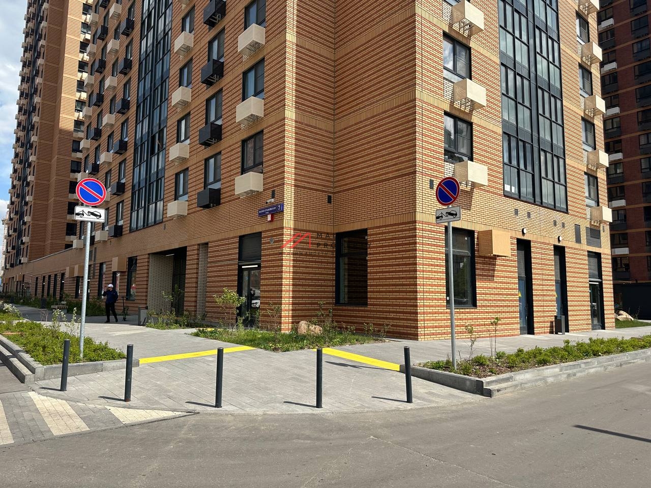 Продажа торгового помещения с арендатором Красное и Белое 