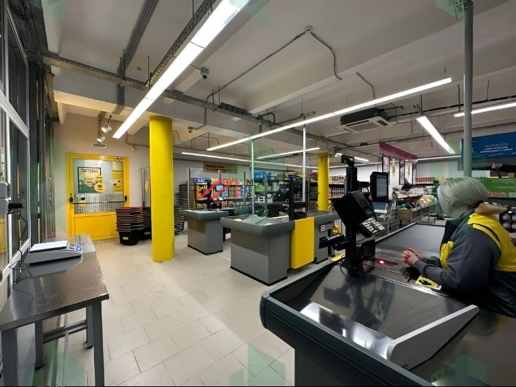 Продажа торгового помещения с сетевым арендатором Чижик