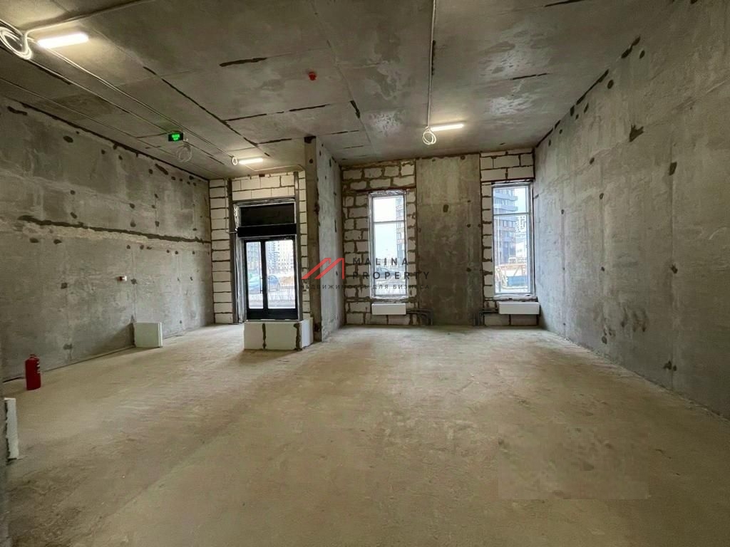 Аренда торгового помещения на первой линии 