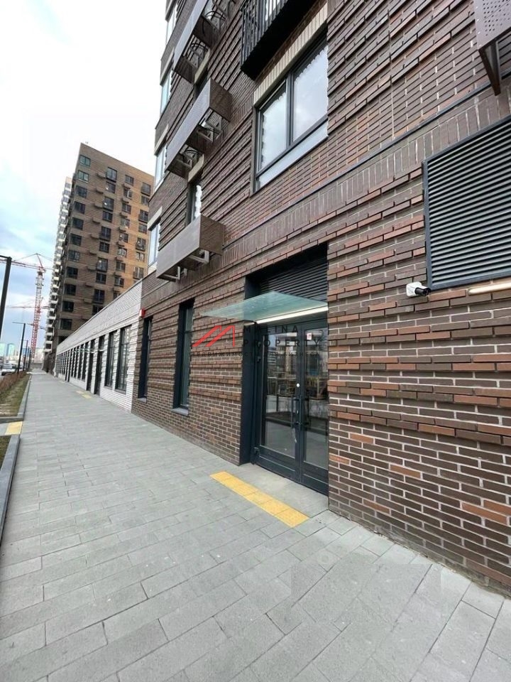 Аренда торгового помещения на первой линии 