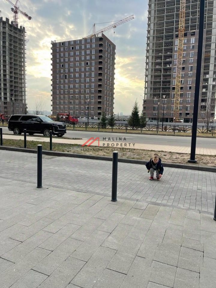 Аренда торгового помещения на первой линии 