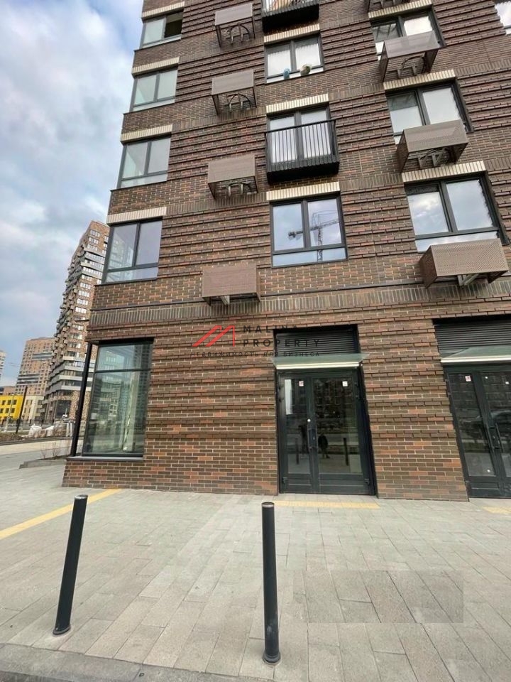 Аренда торгового помещения на первой линии 