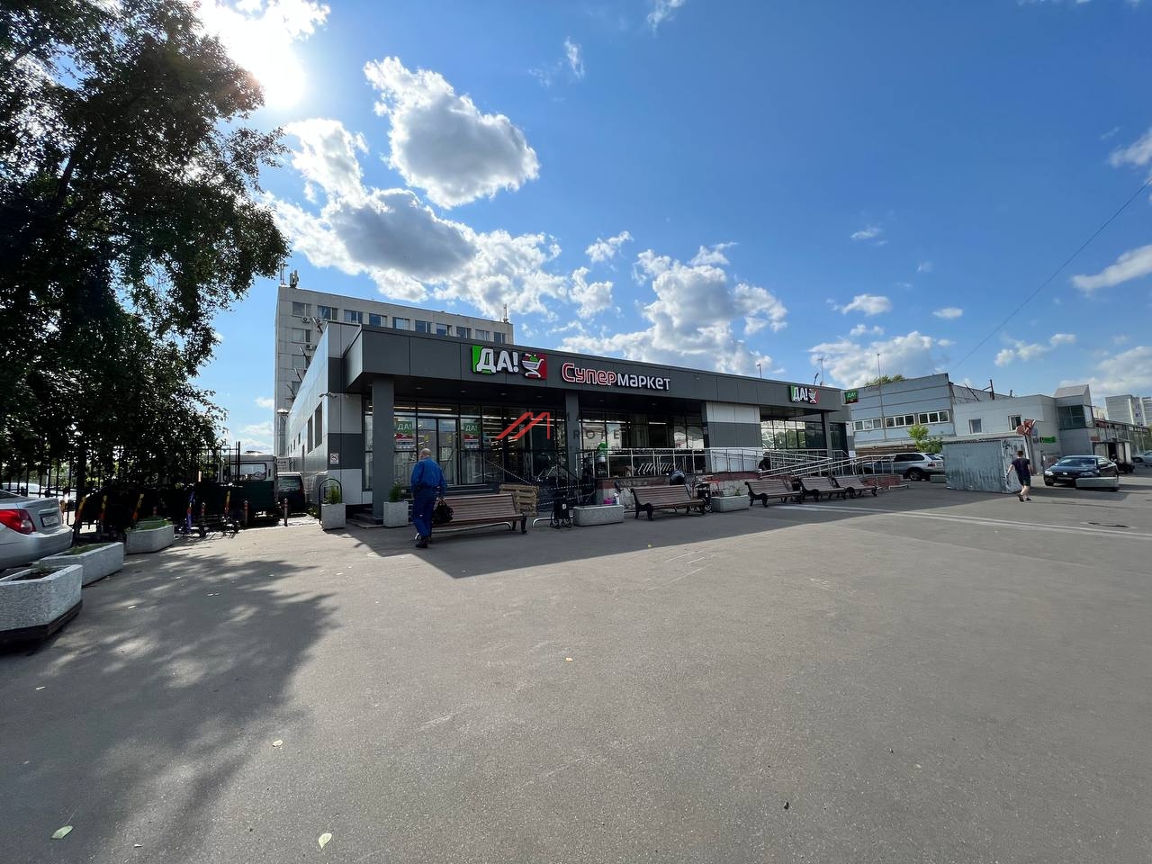 Продажа торгового здания с супермаркетом ДА