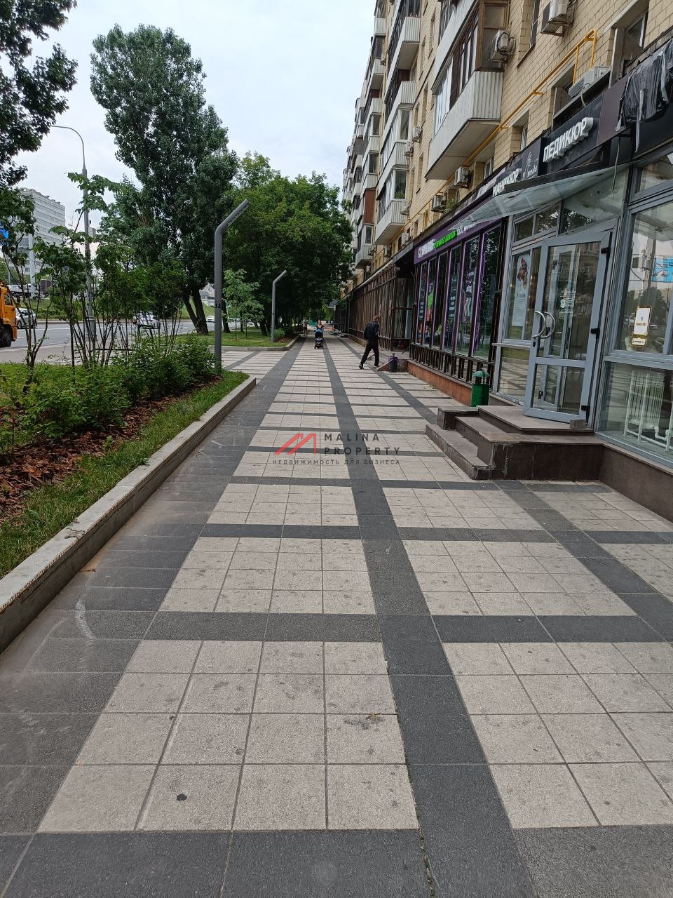 Продажа помещения с алкомаркетом Винлаб на Ленинградском шоссе