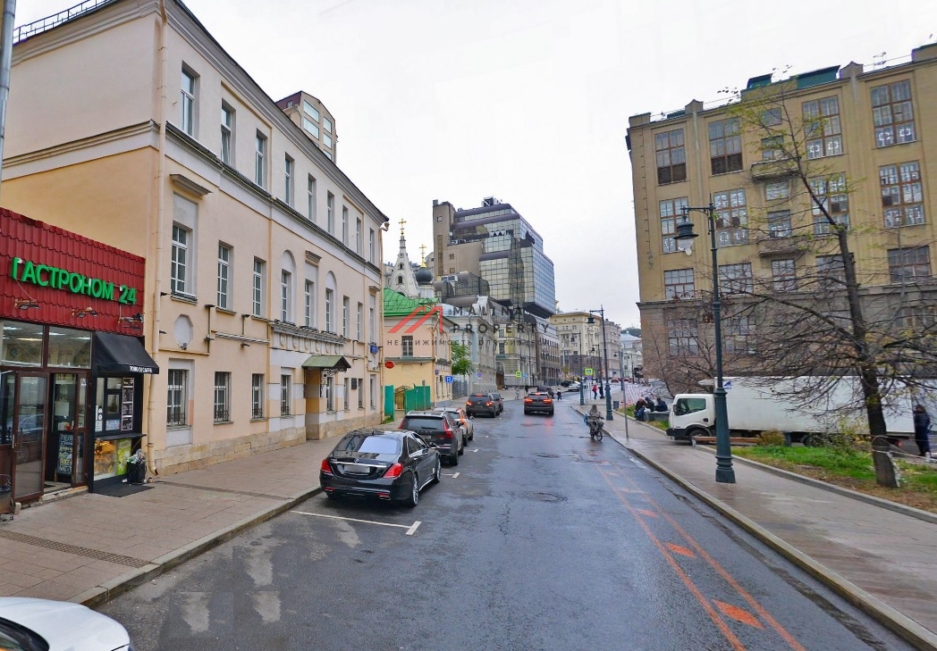 Продажа помещения у метро Охотный ряд 