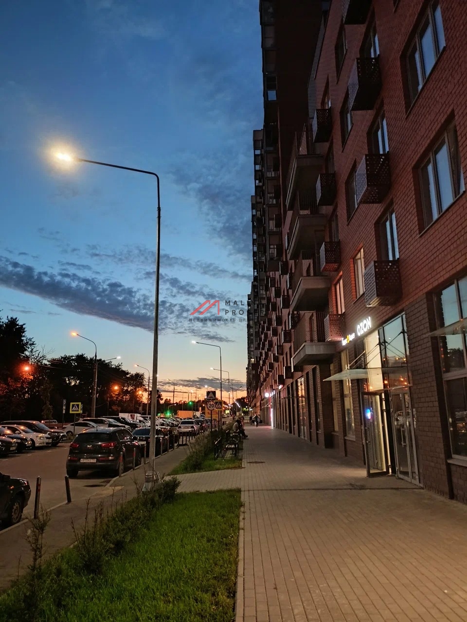 Продажа торгового помещения на 1-й линии домов в ЖК Новотомилино