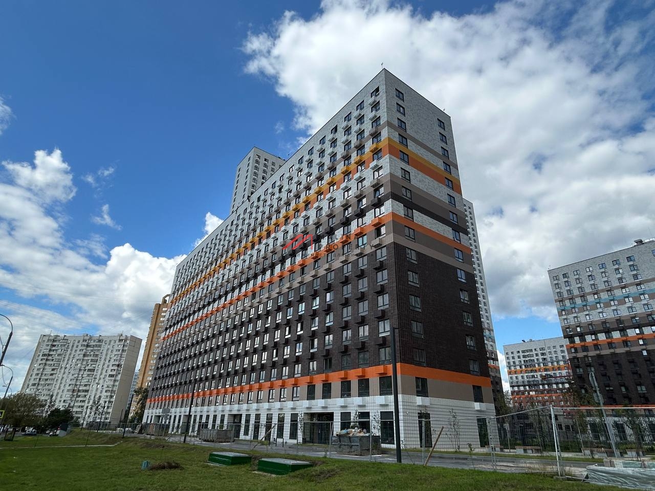 Продажа помещения с арендаторами в ЖК «Дмитровский парк»