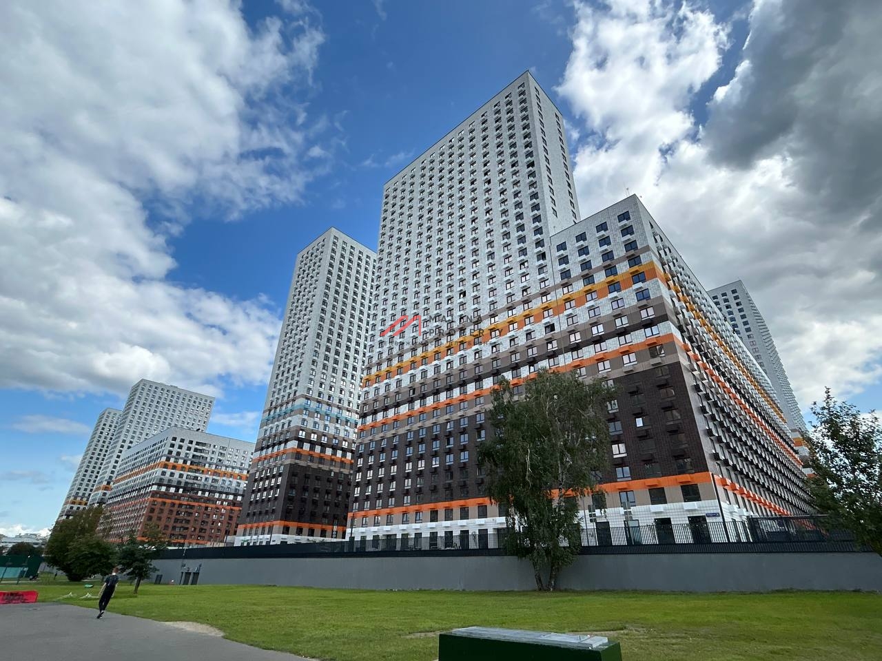 Продажа помещения с арендаторами в ЖК «Дмитровский парк»