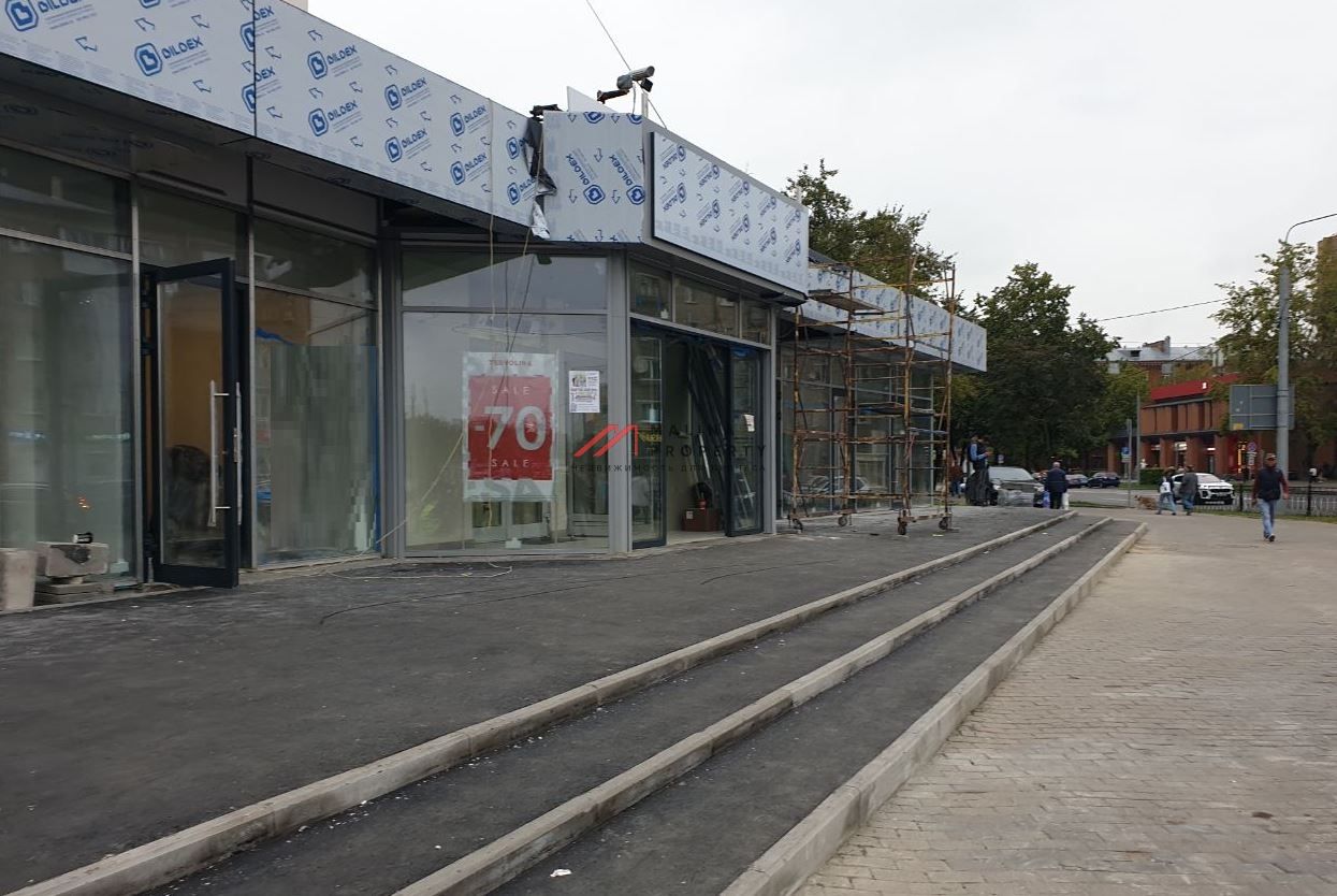 Продажа коммерческого помещения на выходе из метро Перово