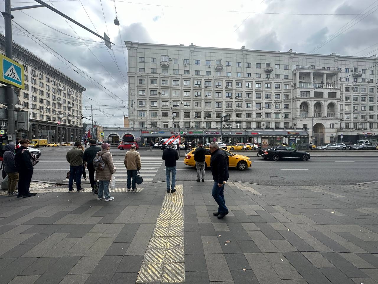 Продажа помещения с арендаторами рядом с метро Красносельская