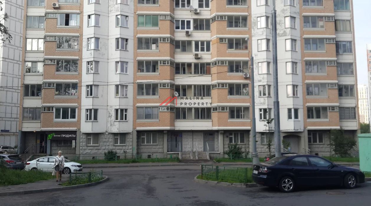 Продажа коммерческого помещения в спальном районе Москвы