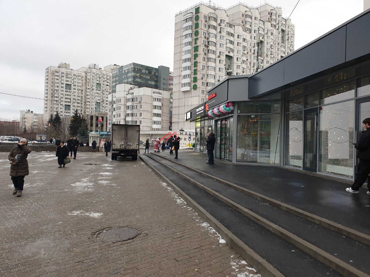 Продажа помещения с арендатором на выходе из метро Перово