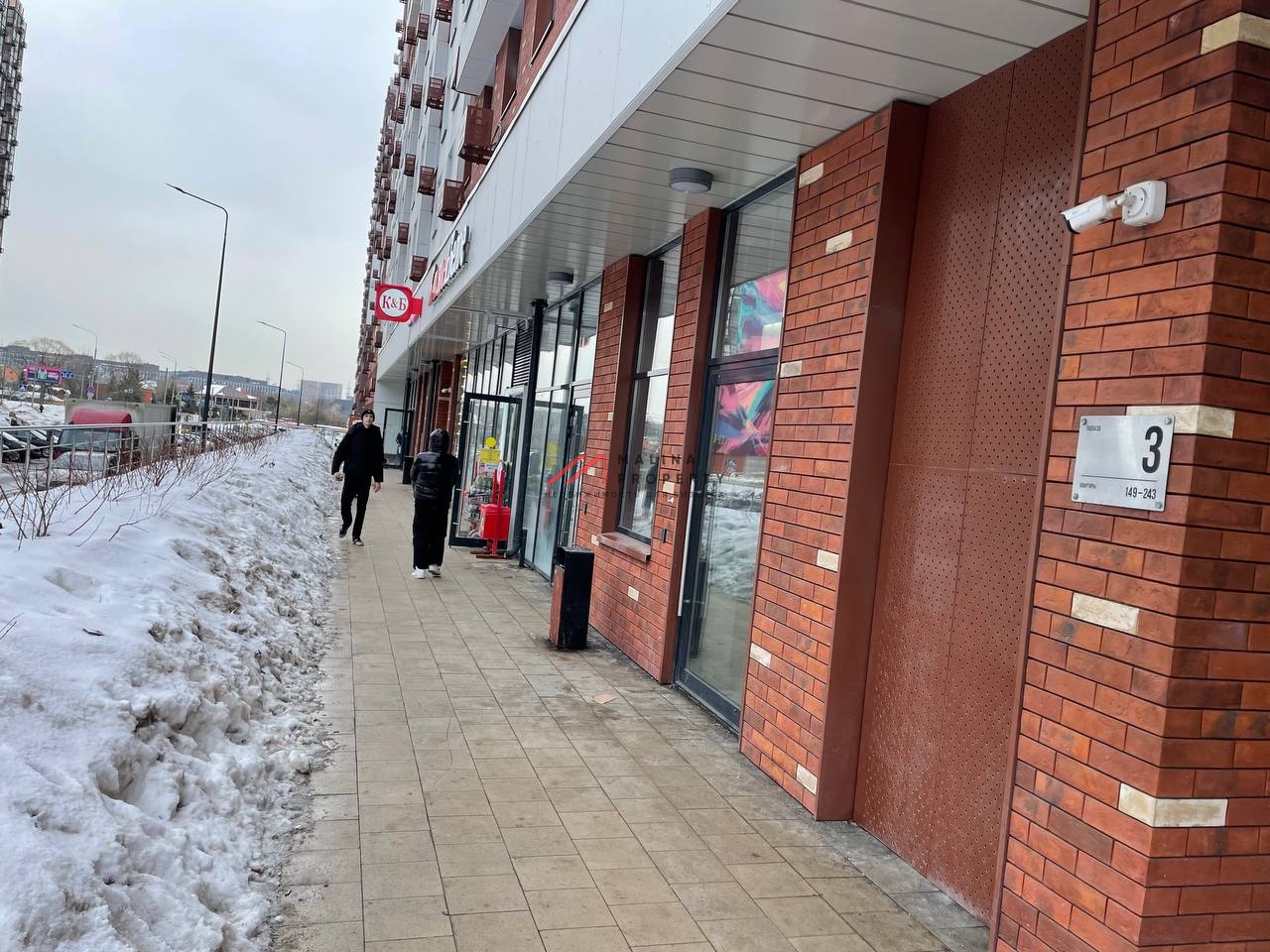 Аренда торгового помещения в новом жилом доме