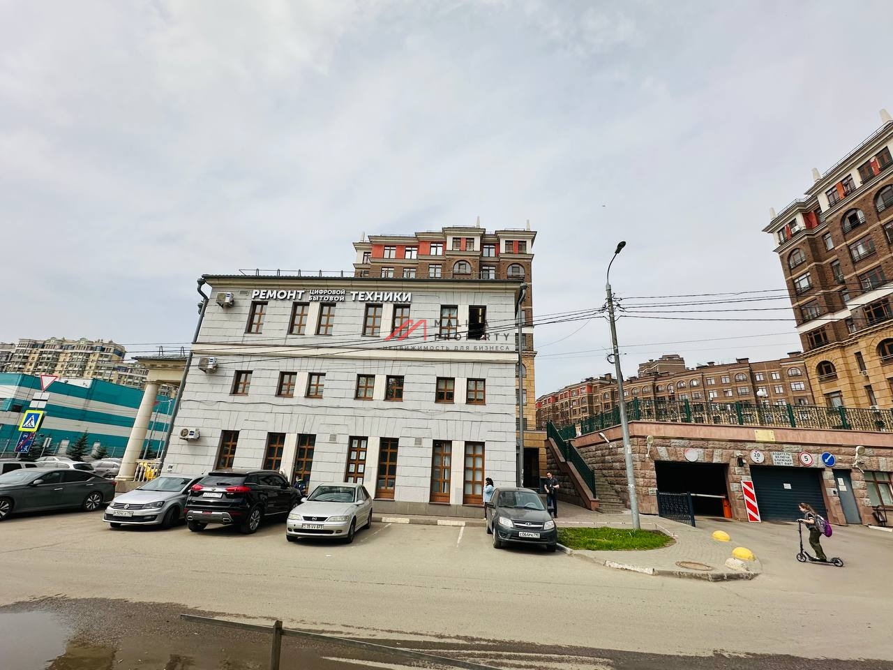 Продажа торгового здания с арендаторами в Химках 