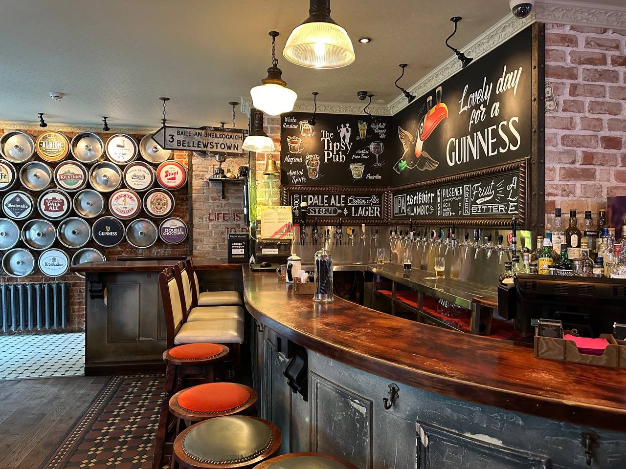 Продажа помещения с ирландским пабом на Новослободской