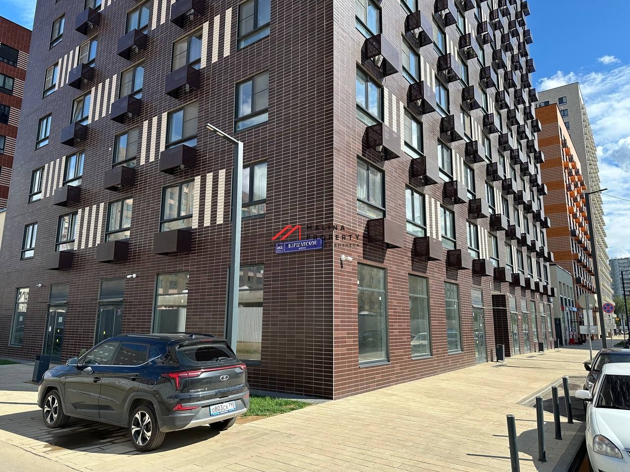 Продажа торгового помещения в центре ЖК "Никольские Луга" 