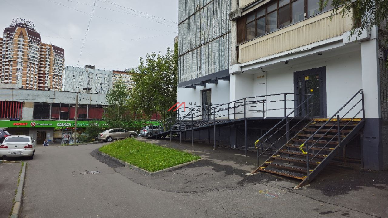 Продажа нежилого помещения с сетевыми арендаторами в Москве