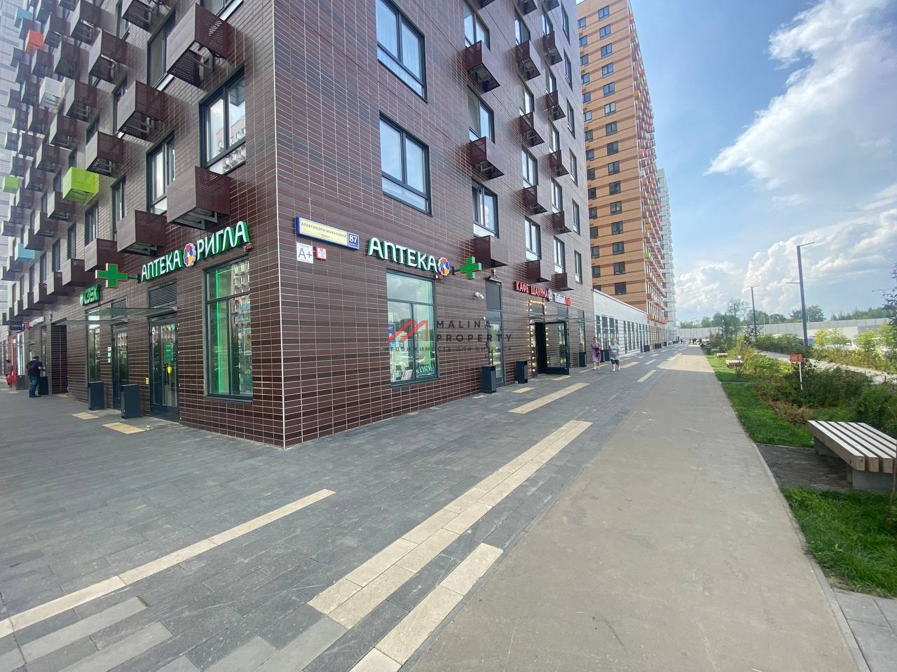 Продажа торгового помещения в ЖК Бунинские Луга