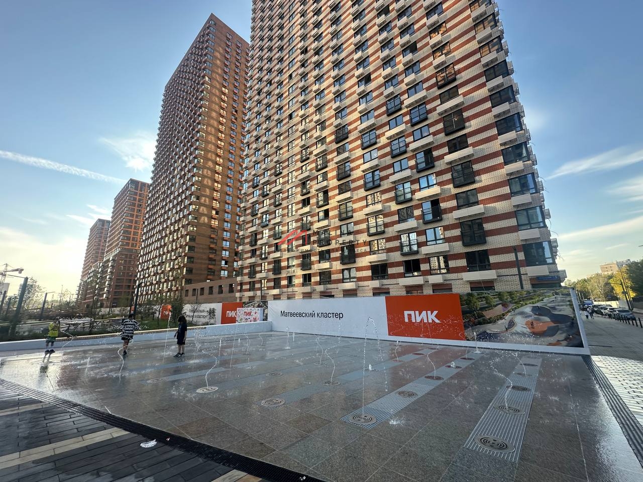 Продажа торгового помещения в жилом комплексе "Матвеевский парк"