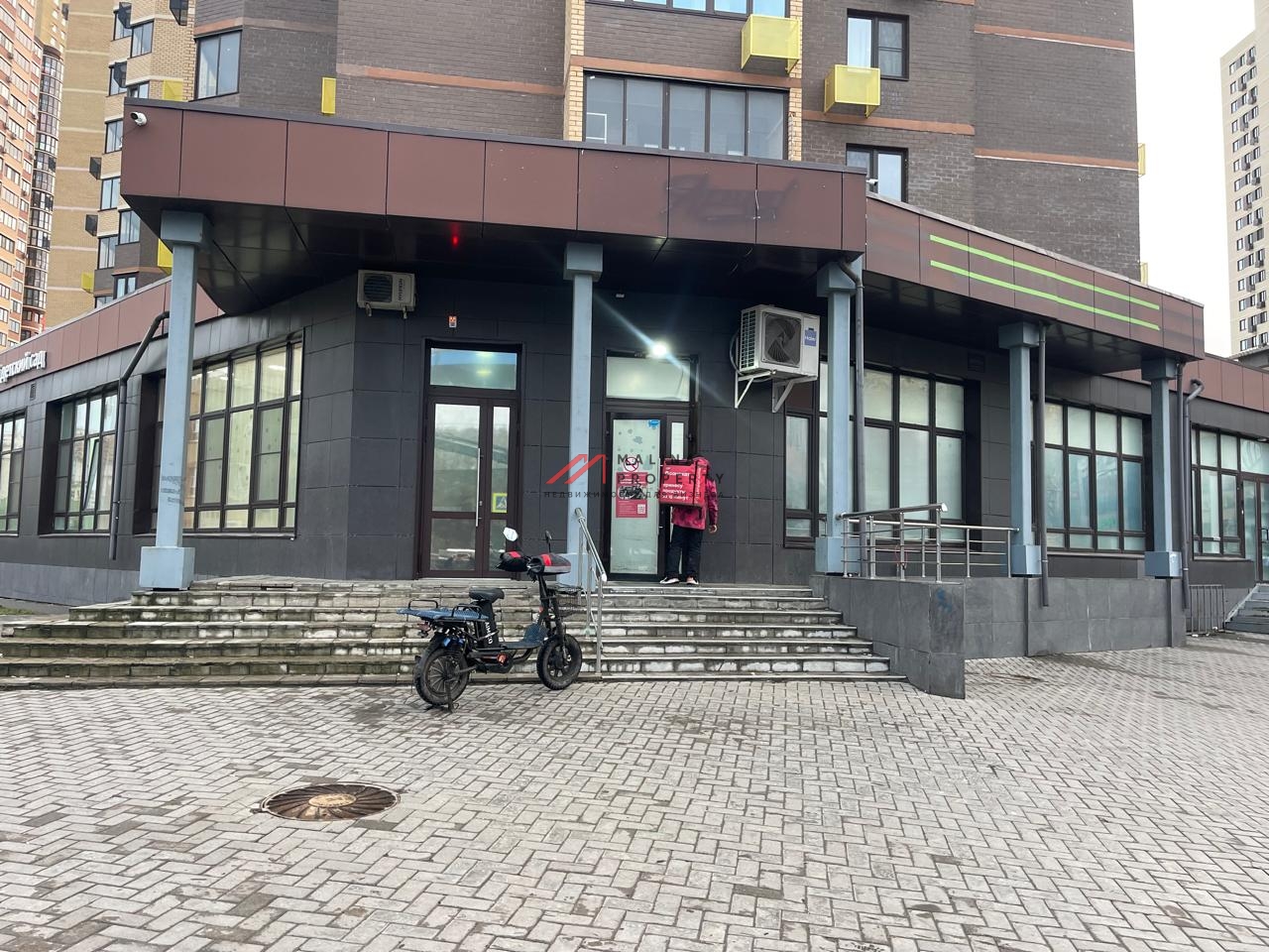 Продажа торгового помещения с арендатором 