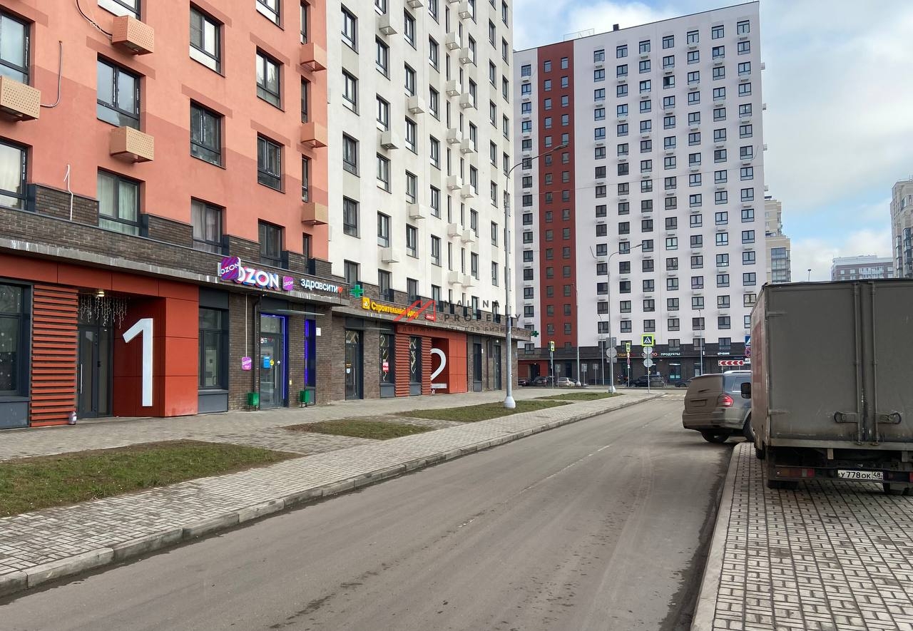 Продажа торгового помещения с арендатором "Винлаб" 