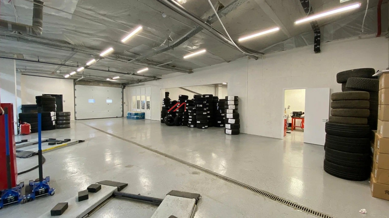 Продажа помещения с арендатором автосервис