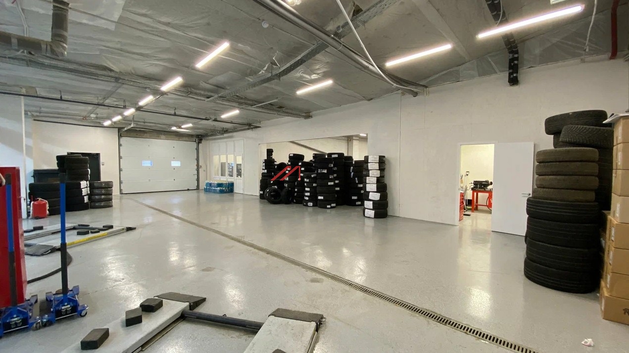 Продажа помещения с арендатором автосервис