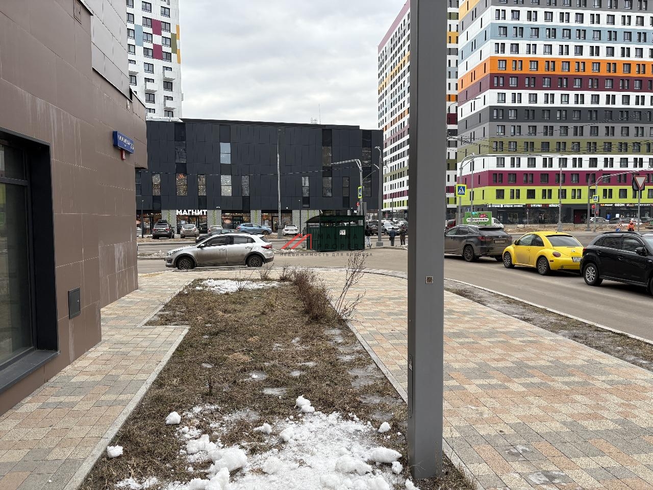 Аренда углового помещения в новом жилом доме