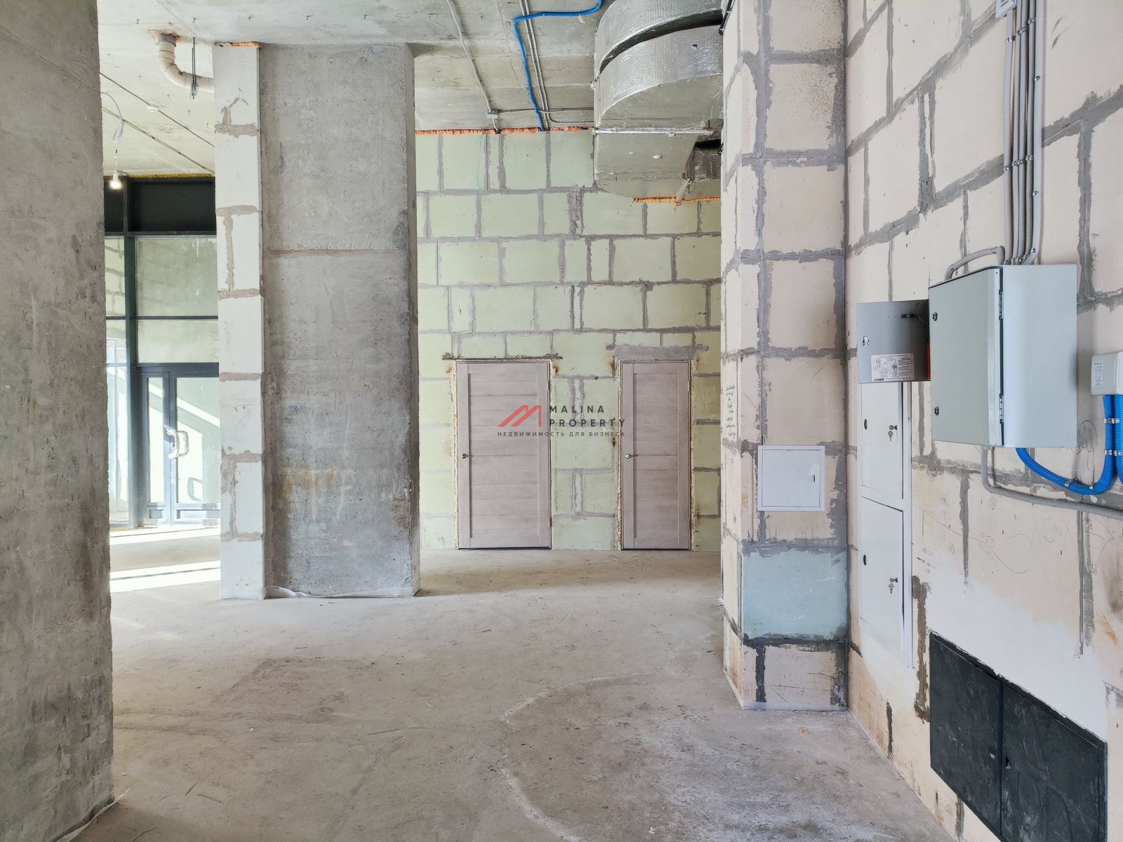 Аренда углового помещения в новом жилом доме