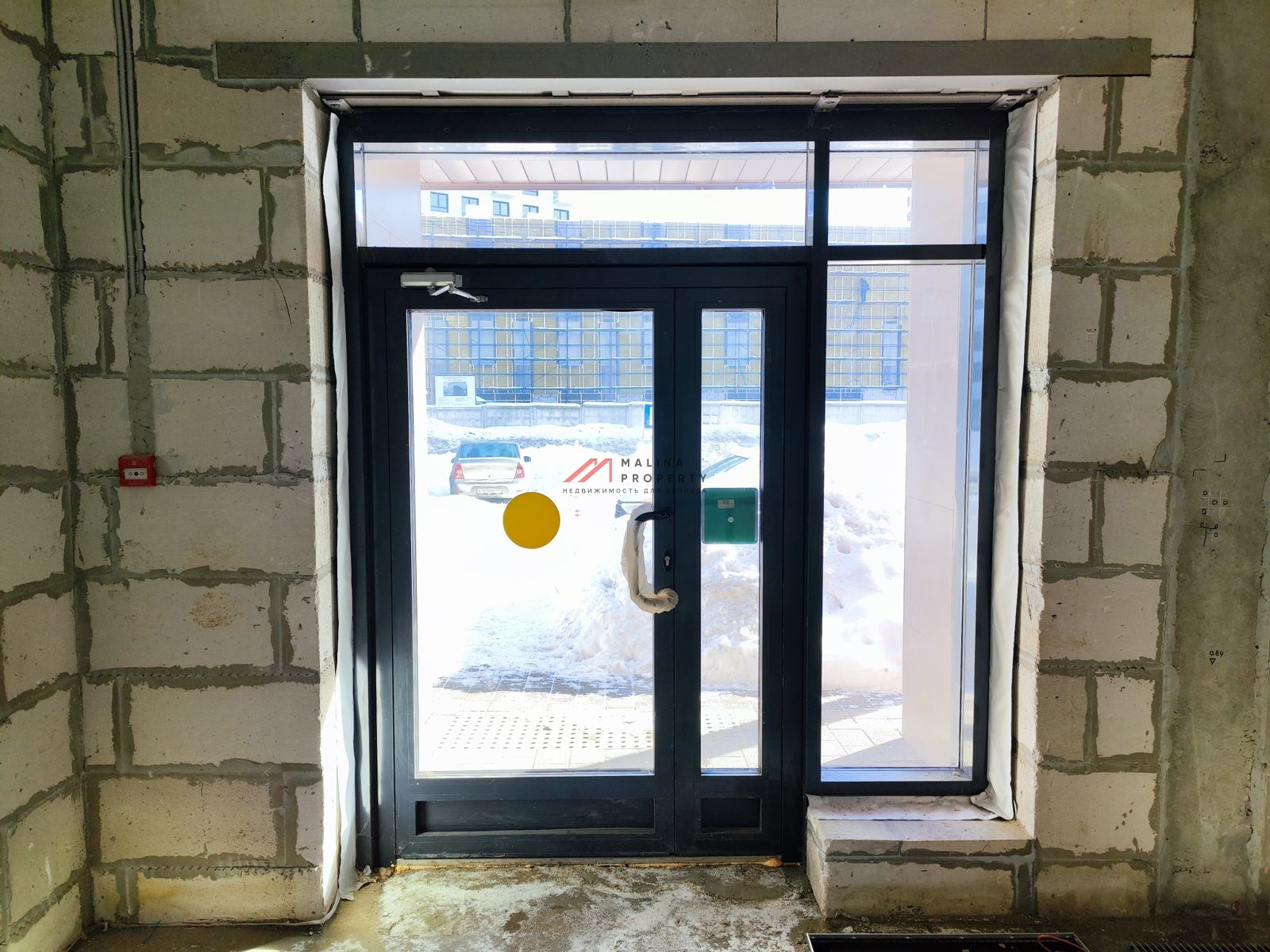 Аренда углового помещения в новом жилом доме