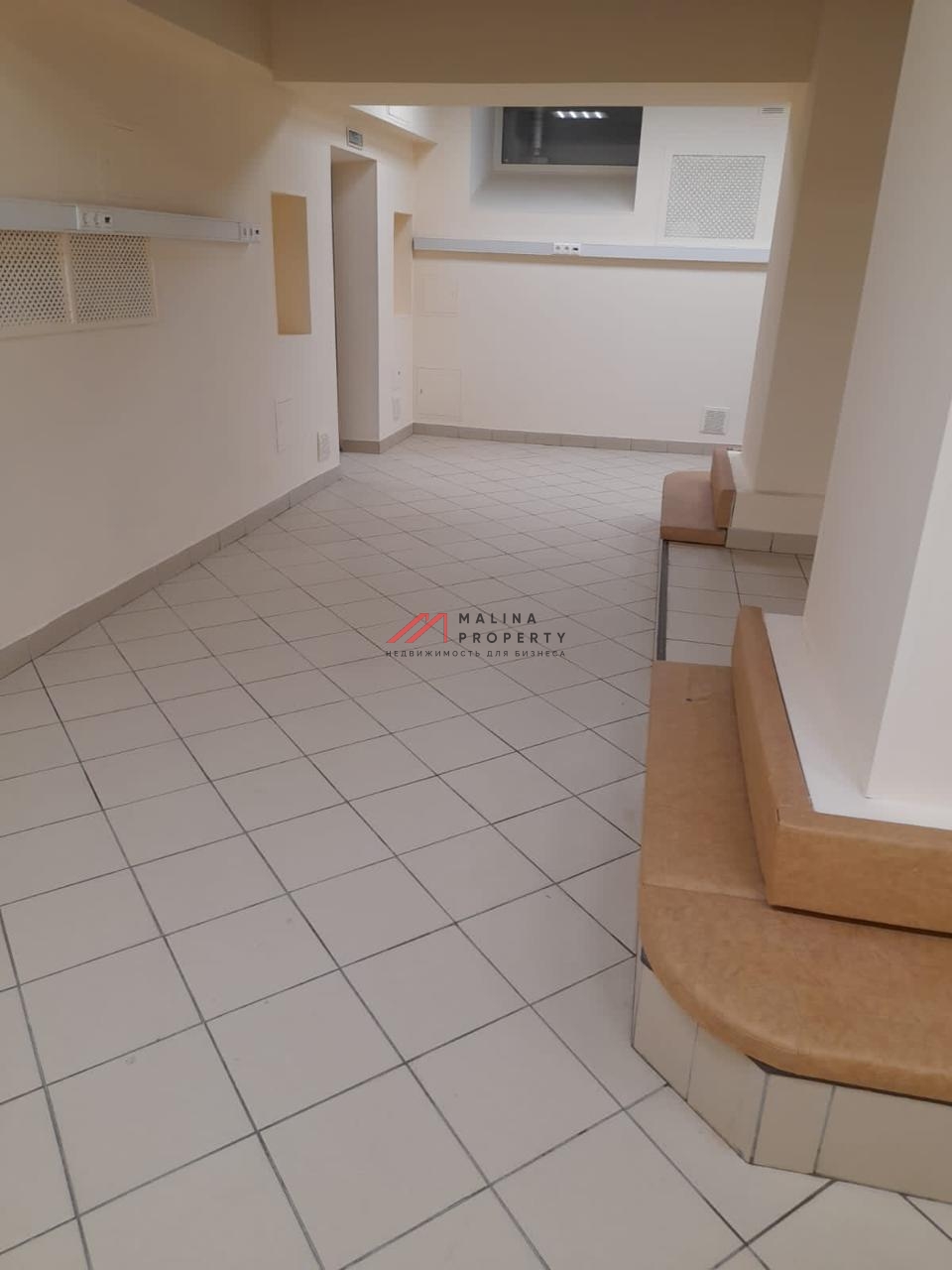 Продажа нежилого помещения с арендаторами