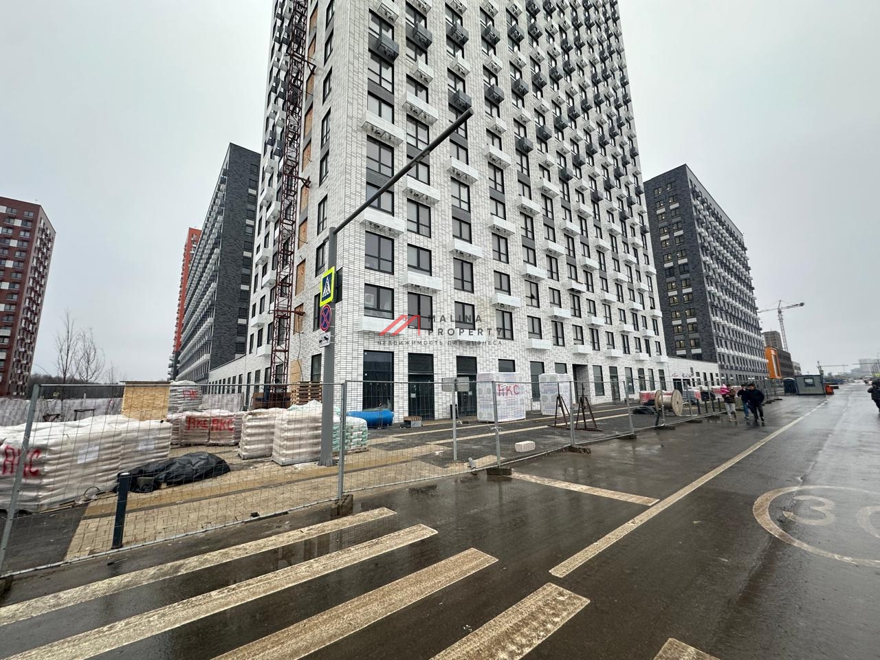 Продажа помещения с "Магнитом", в ЖК "Саларьево парк"