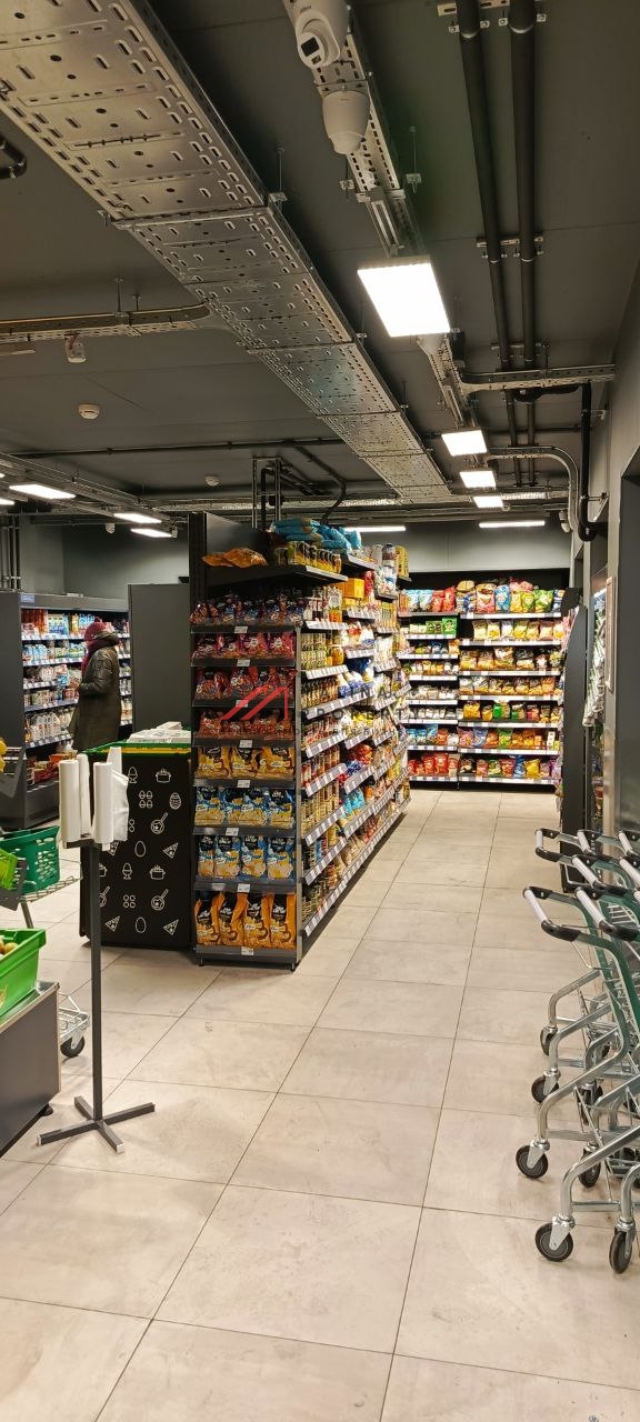 Продажа торгового помещения с магазином "Ярче" 