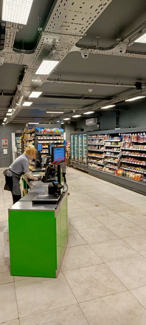 Продажа торгового помещения с магазином "Ярче" 