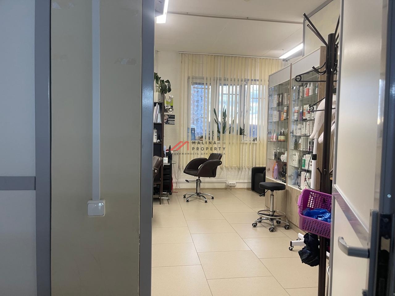 Продажа помещения с арендаторами возле метро