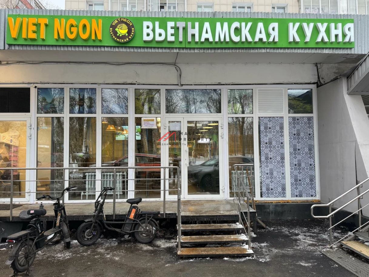 Продажа торгового помещения с арендаторами на Водном стадионе