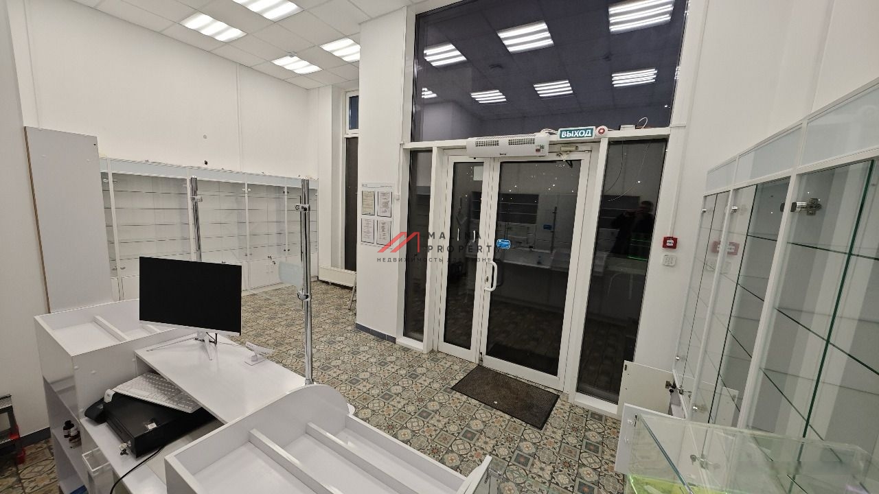 Продажа торгового помещения в ЖК "Лучи" 