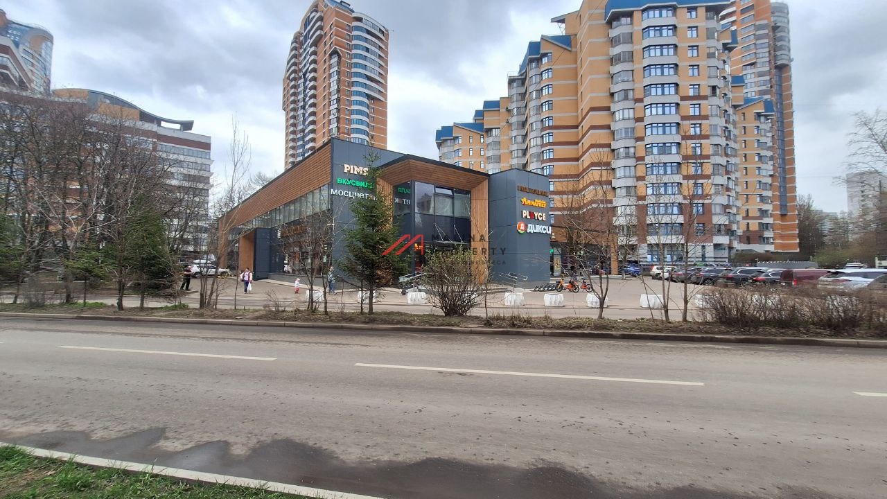 Продажа двух торговых зданий с арендаторами 