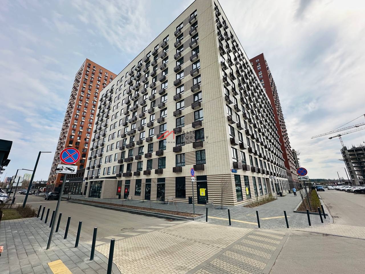 Продажа торгового помещения в ЖК "Зелёный парк"