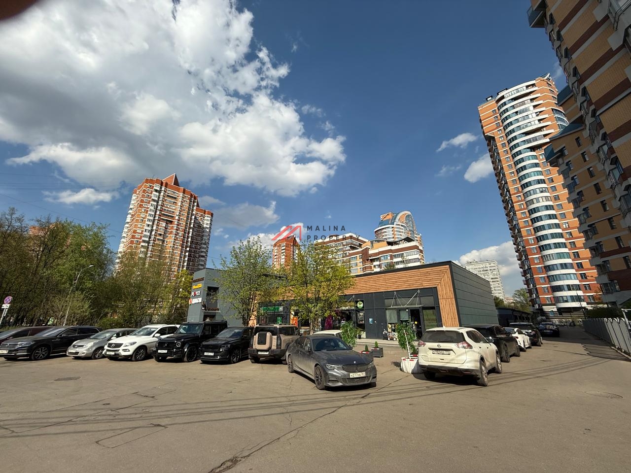 Продажа помещения с магазином Мосцветок на Ленинском проспекте