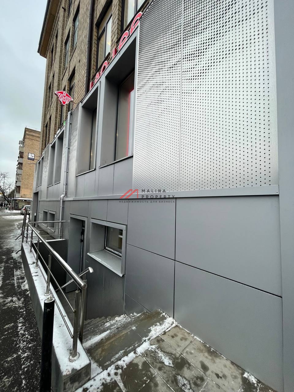 Продажа торгового помещения на выходе из метро